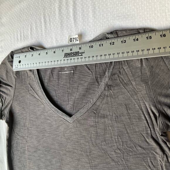 Express Women’s Short Sleeve V-neck T-shirt size S /P, Solid Gray - Picture 2 of 7